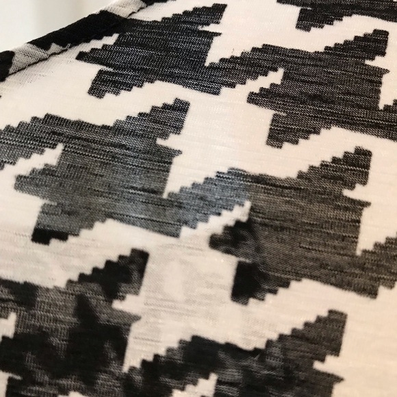 Houndstooth Tank - Picture 2 of 8